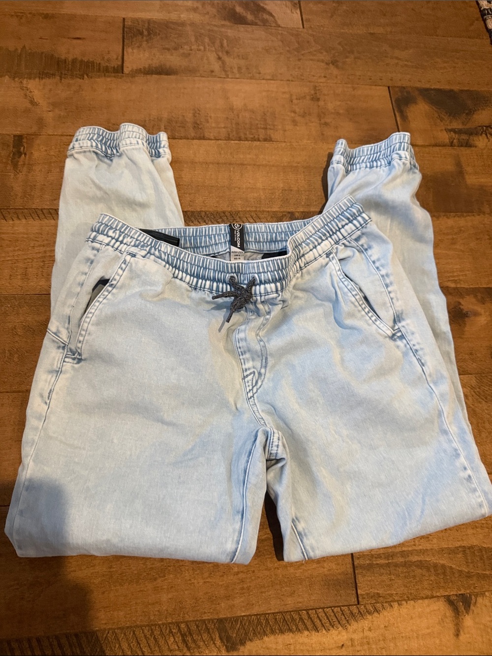 NWOT Volcom Light Blue Relaxed Jogger Jeans